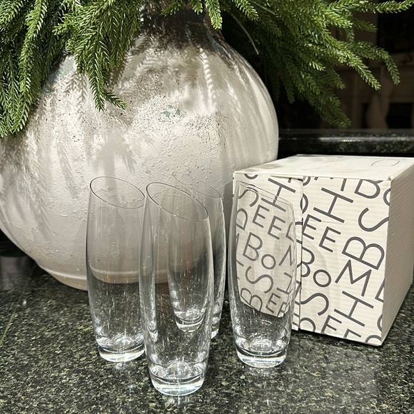 BOMSHBEE 4pc SLOAN champagne, flutes new with box Christmas gift new years - Picture 2 of 8